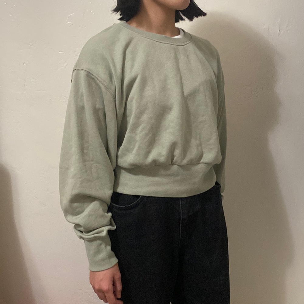 TNA Cropped Sweatshirt in AiryAF Fleece
